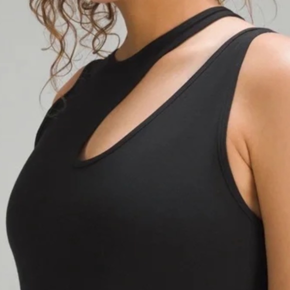 Lululemon Shoulder Cut-Out Yoga Tank - Size 6 - Picture 5 of 5